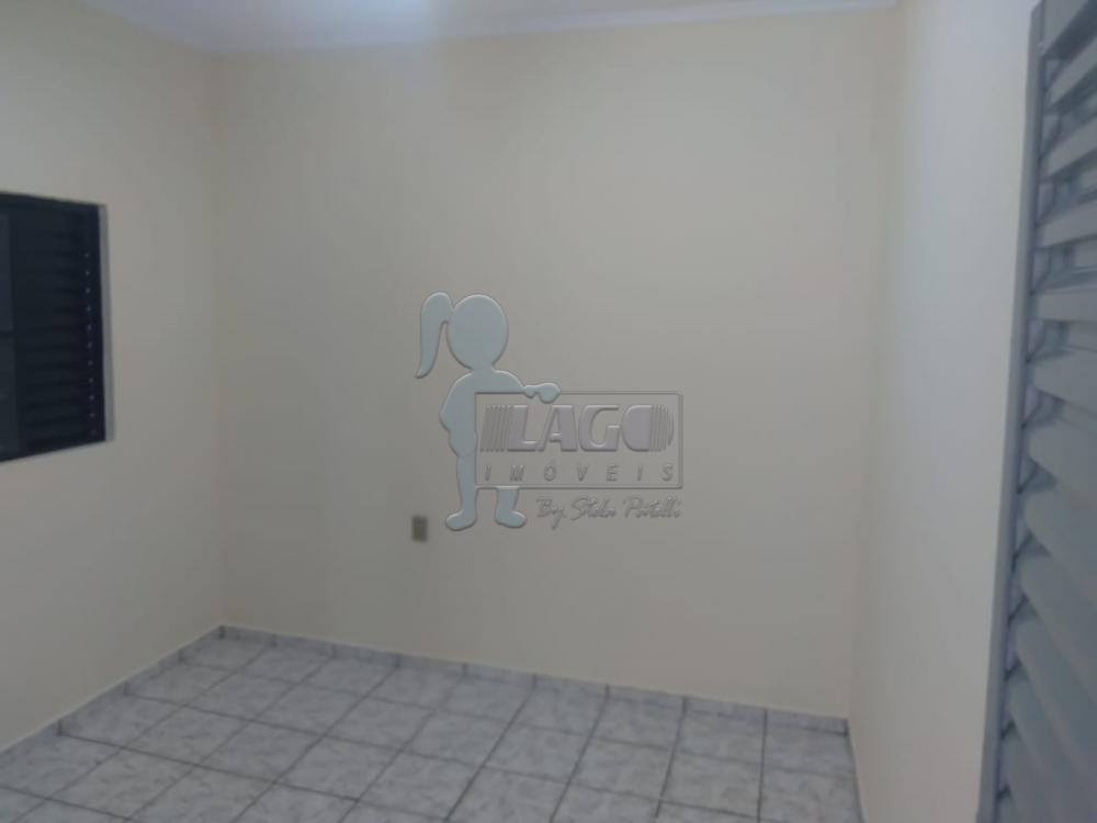 Alugar Casa / Padrão em Ribeirão Preto R$ 800,00 - Foto 3