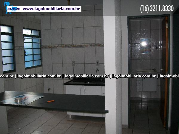 Alugar Apartamento / Padrão em Ribeirão Preto R$ 600,00 - Foto 2