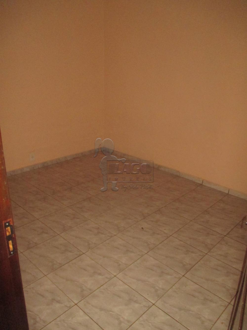 Alugar Casa / Padrão em Ribeirão Preto R$ 700,00 - Foto 4