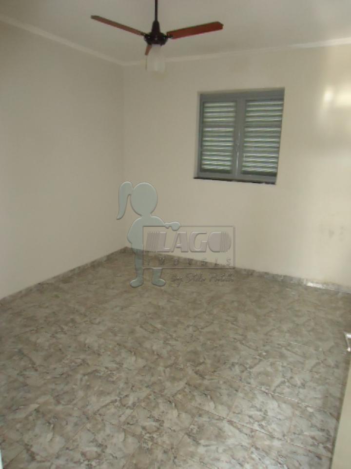 Alugar Casa / Padrão em Ribeirão Preto R$ 1.300,00 - Foto 12
