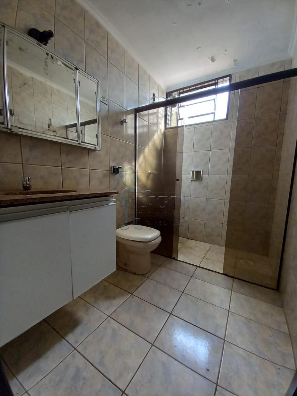 Alugar Casa / Padrão em Ribeirão Preto R$ 900,00 - Foto 4