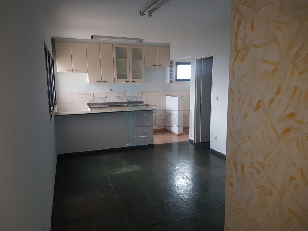 Alugar Apartamento / Padrão em Ribeirão Preto R$ 900,00 - Foto 1