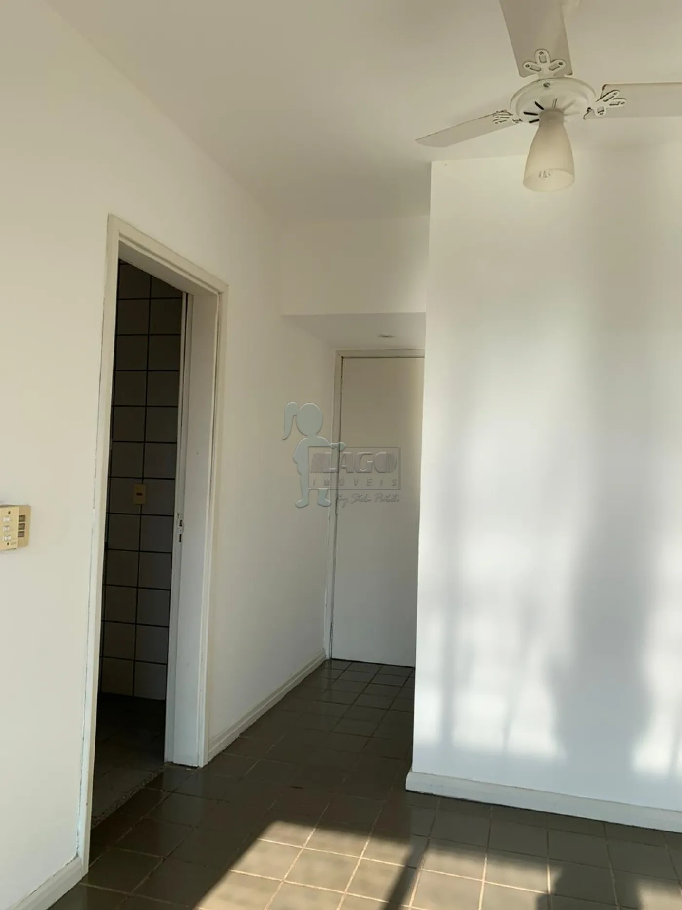 Alugar Apartamento / Padrão em Ribeirão Preto R$ 750,00 - Foto 2