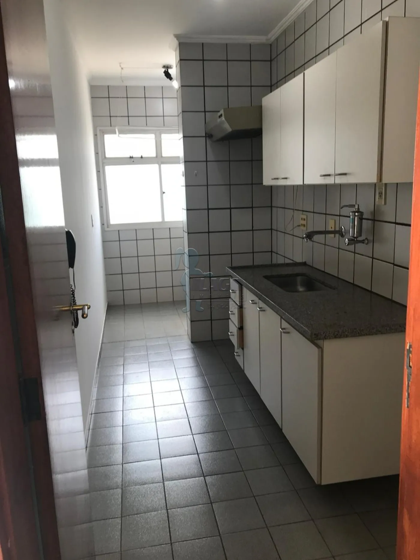 Alugar Apartamento / Padrão em Ribeirão Preto R$ 750,00 - Foto 3