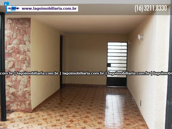 Alugar Casa / Padrão em Ribeirão Preto R$ 1.300,00 - Foto 1