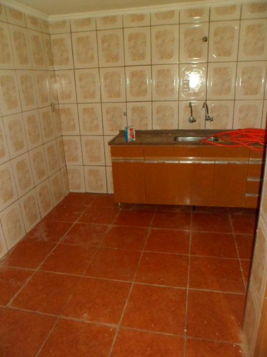 Alugar Casa / Padrão em Ribeirão Preto R$ 1.500,00 - Foto 2