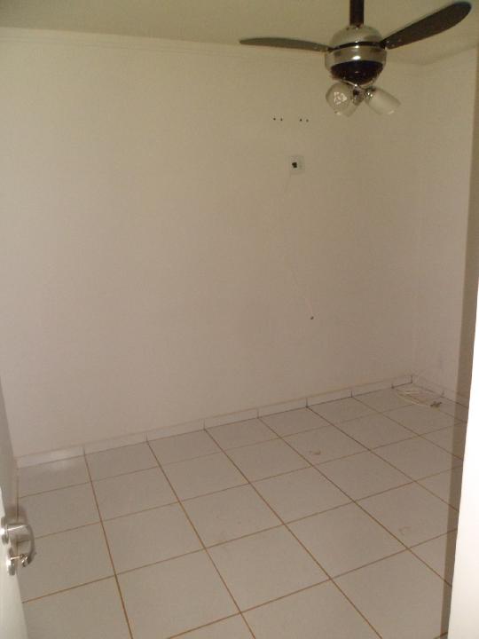 Alugar Apartamento / Cobertura em Ribeirão Preto R$ 900,00 - Foto 1