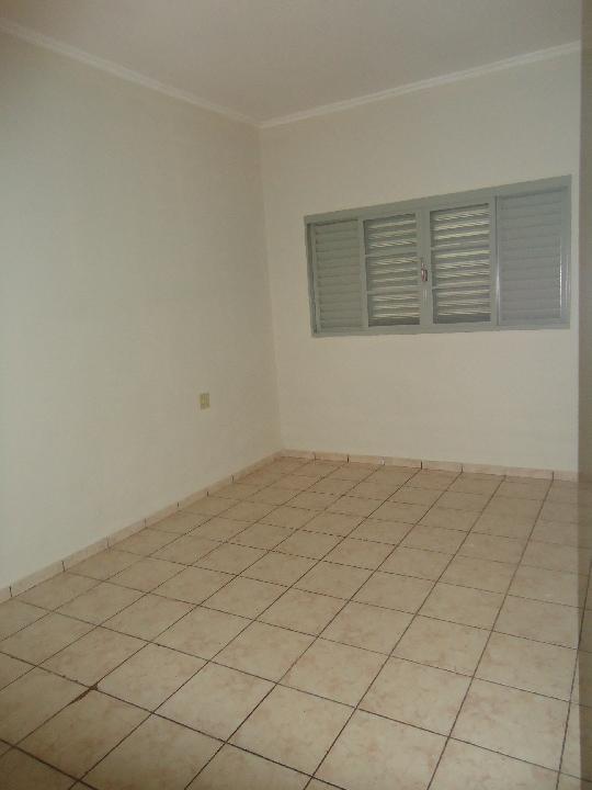 Alugar Casa / Padrão em Ribeirão Preto R$ 1.050,00 - Foto 9