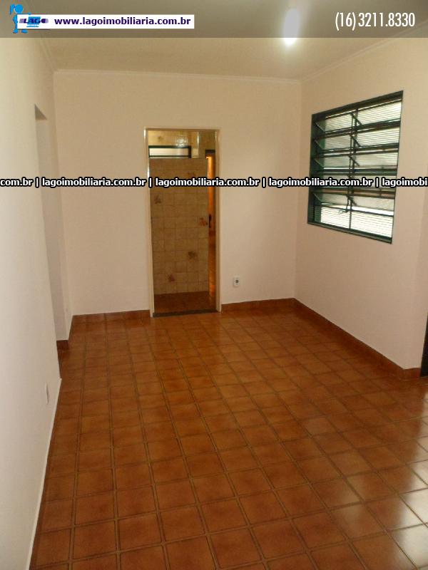 Alugar Casas / Padrão em Ribeirão Preto R$ 1.500,00 - Foto 4