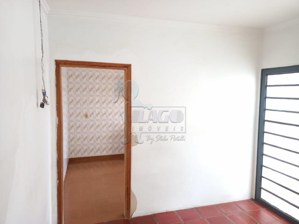 Alugar Casa / Padrão em Ribeirão Preto R$ 800,00 - Foto 2