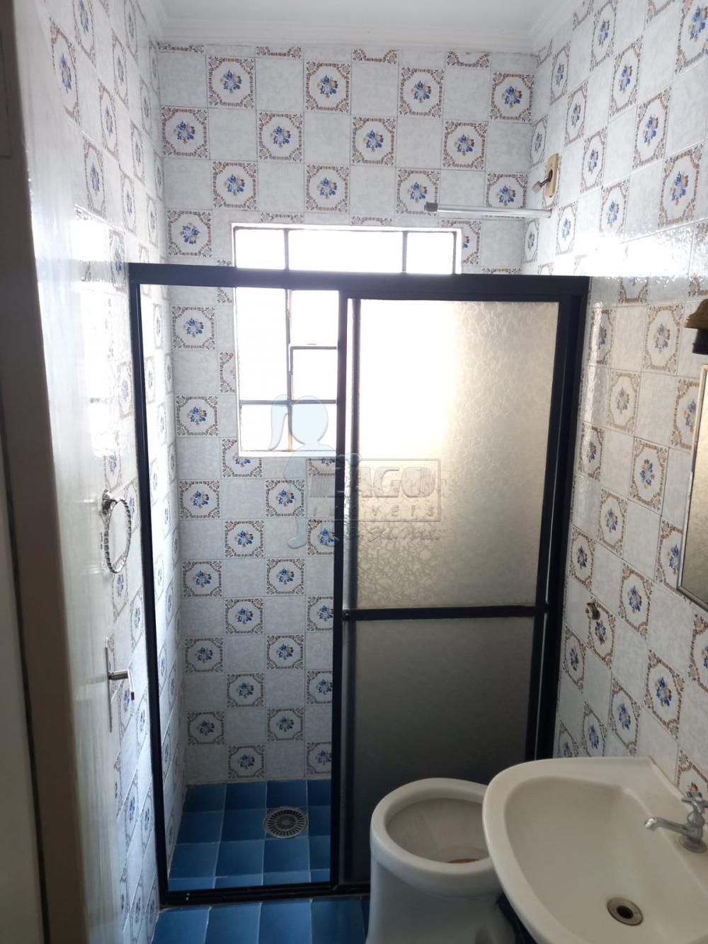 Alugar Casa / Padrão em Ribeirão Preto R$ 800,00 - Foto 8