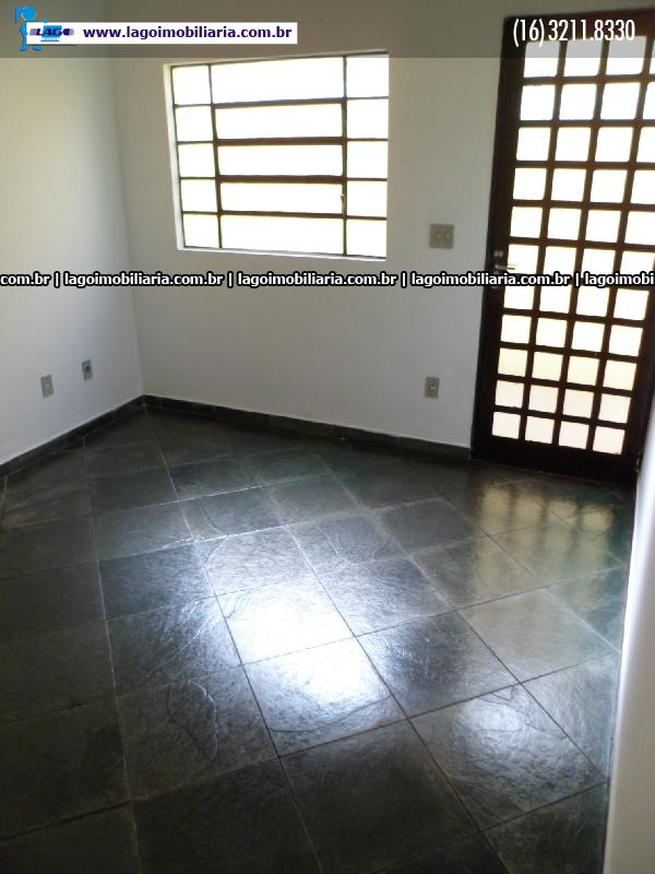 Alugar Casa / Padrão em Ribeirão Preto R$ 790,00 - Foto 2