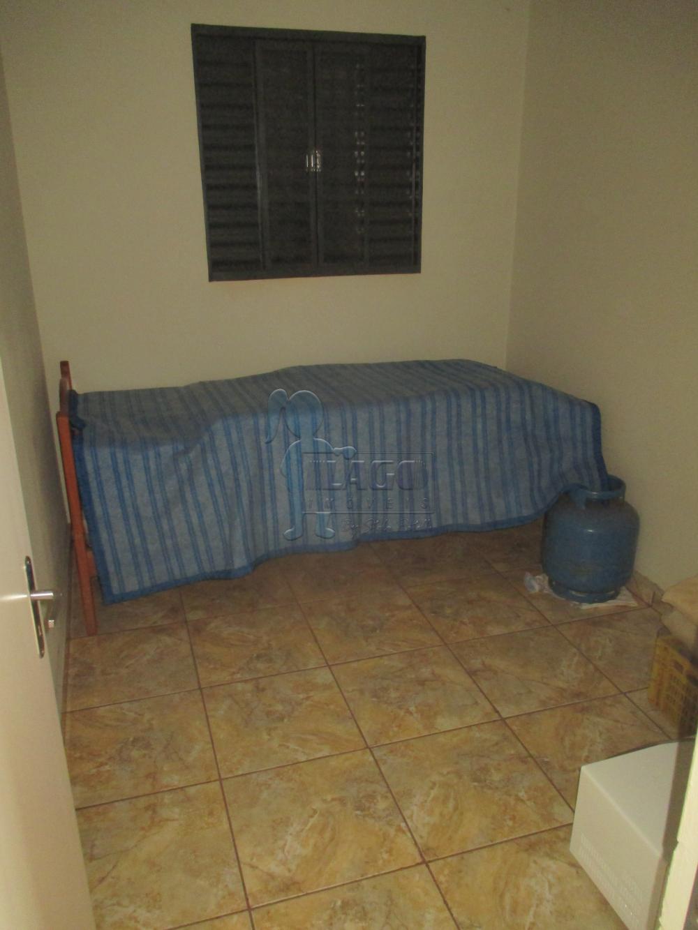 Alugar Casa / Padrão em Ribeirão Preto R$ 900,00 - Foto 6