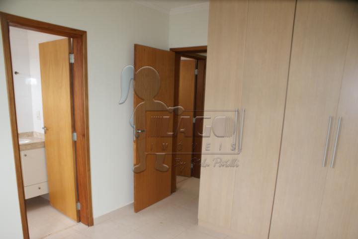 Alugar Apartamento / Padrão em Ribeirão Preto R$ 1.900,00 - Foto 1