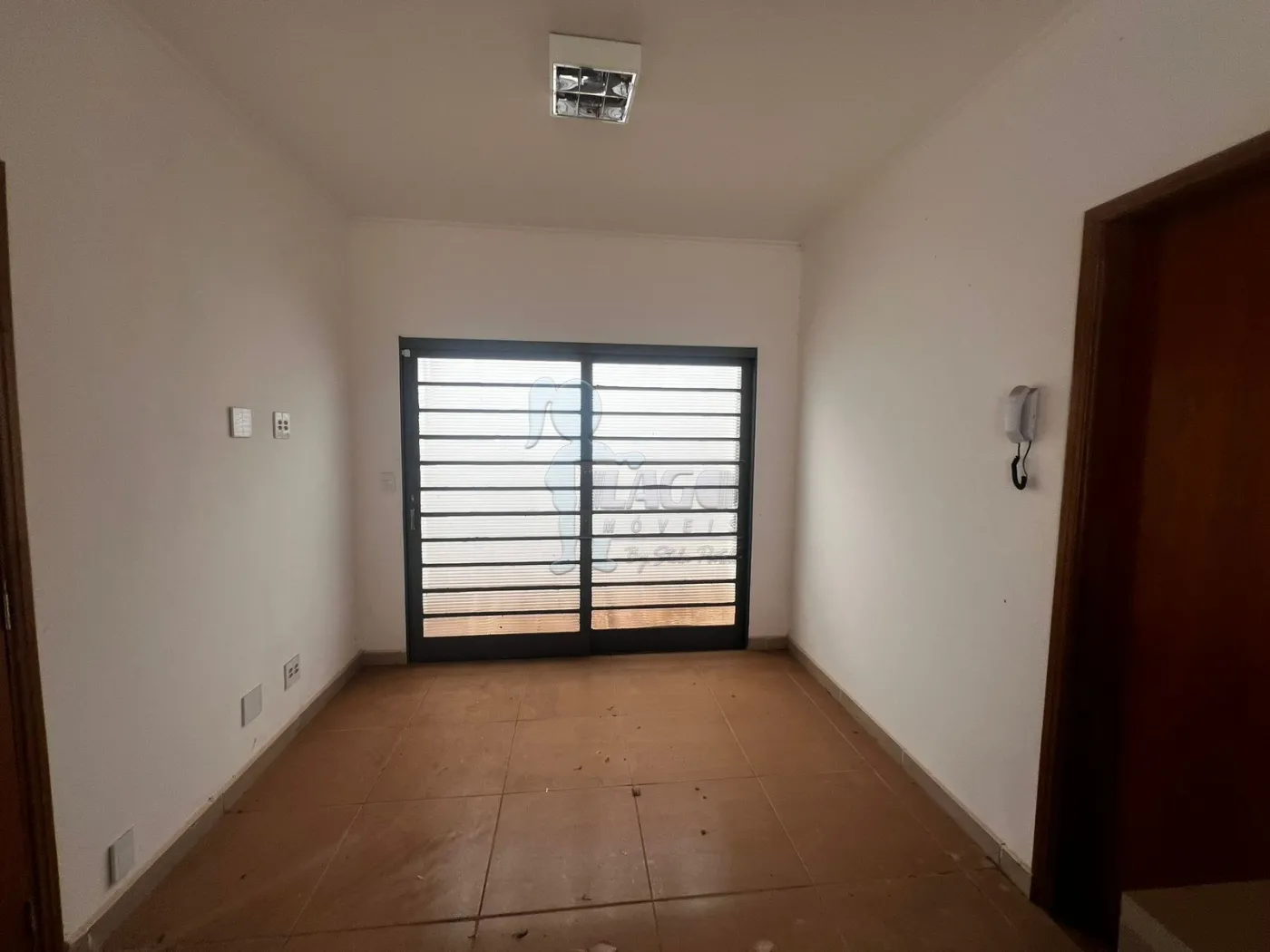 Alugar Casa / Padrão em Ribeirão Preto R$ 2.300,00 - Foto 1