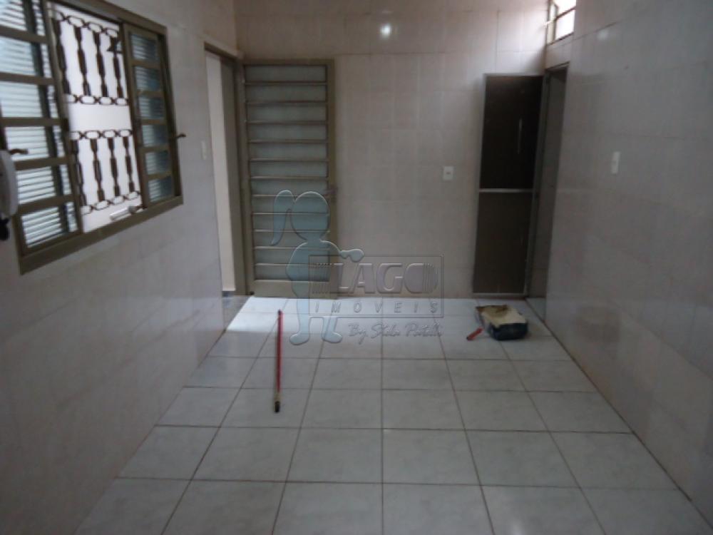 Alugar Casa / Padrão em Ribeirão Preto R$ 950,00 - Foto 5