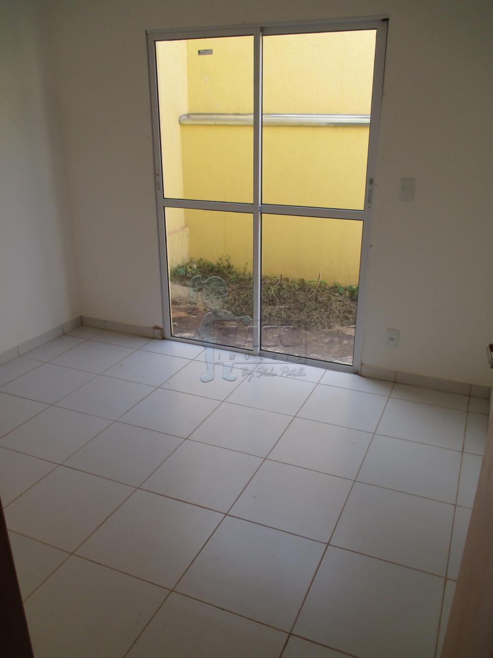 Alugar Apartamentos / Padrão em Ribeirão Preto R$ 750,00 - Foto 2