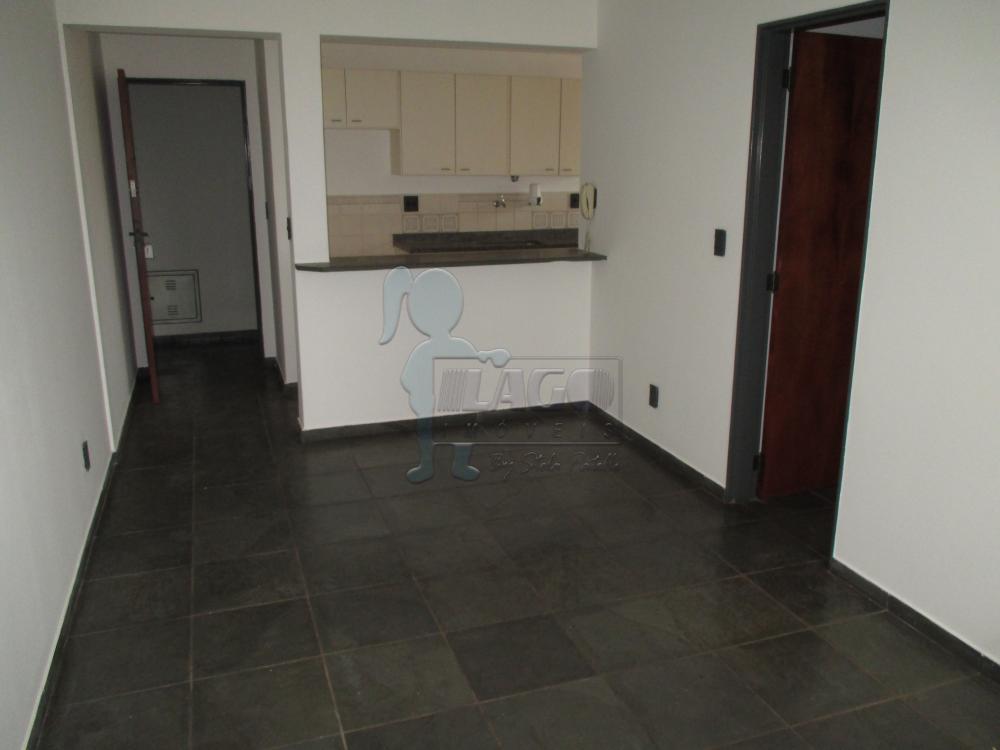 Alugar Apartamento / Padrão em Ribeirão Preto R$ 900,00 - Foto 1