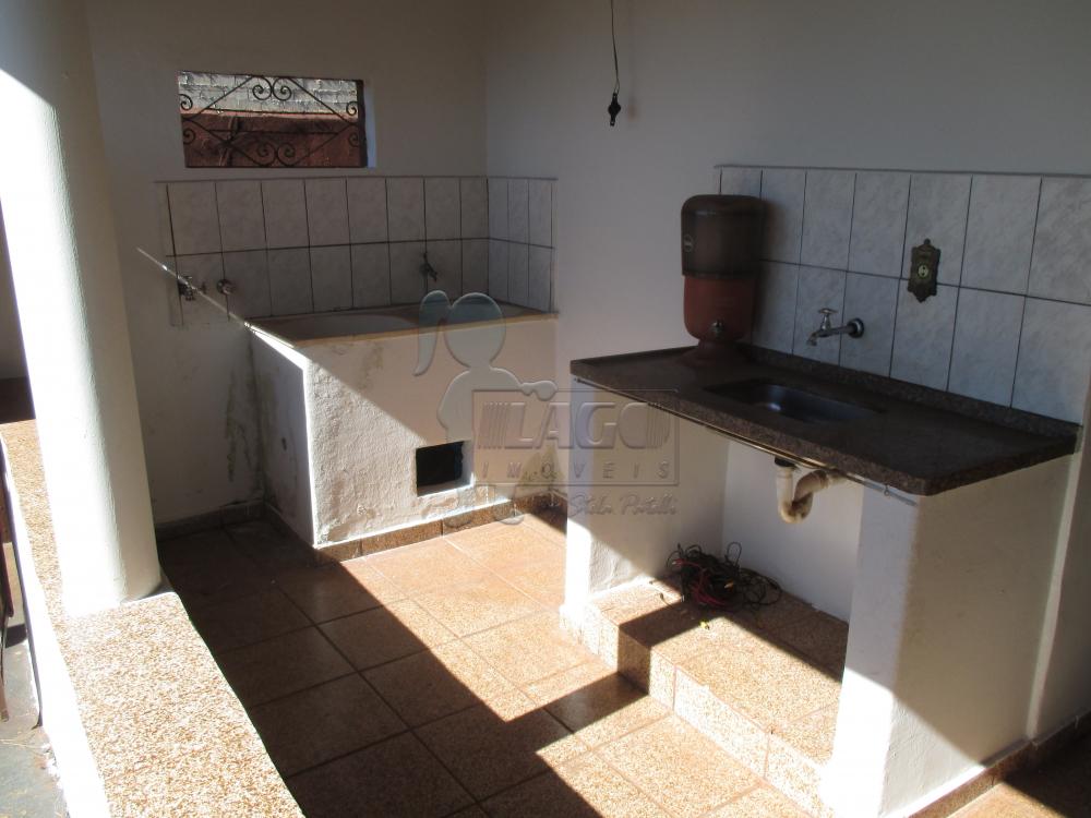 Alugar Casa / Padrão em Ribeirão Preto R$ 700,00 - Foto 2