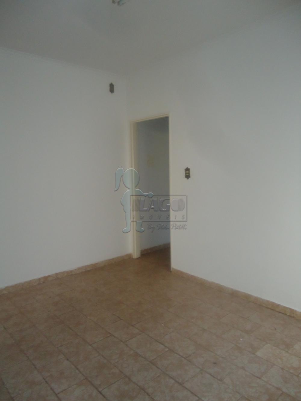 Alugar Casas / Padrão em Ribeirão Preto R$ 750,00 - Foto 5