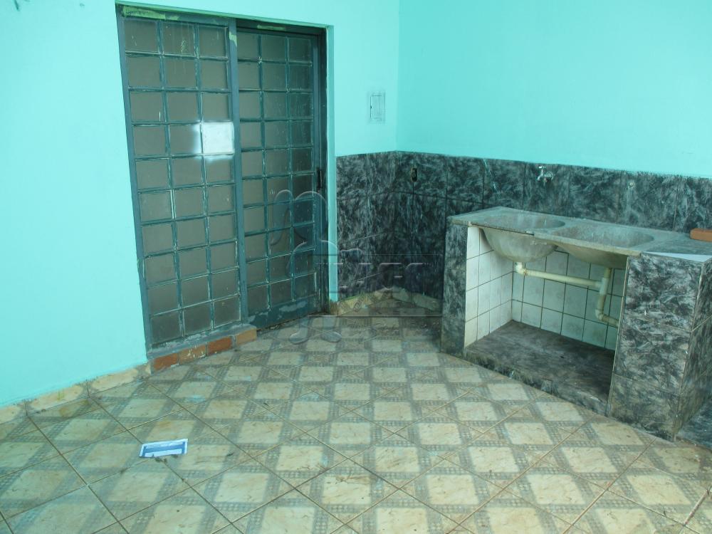 Alugar Casa / Padrão em Ribeirão Preto R$ 550,00 - Foto 4