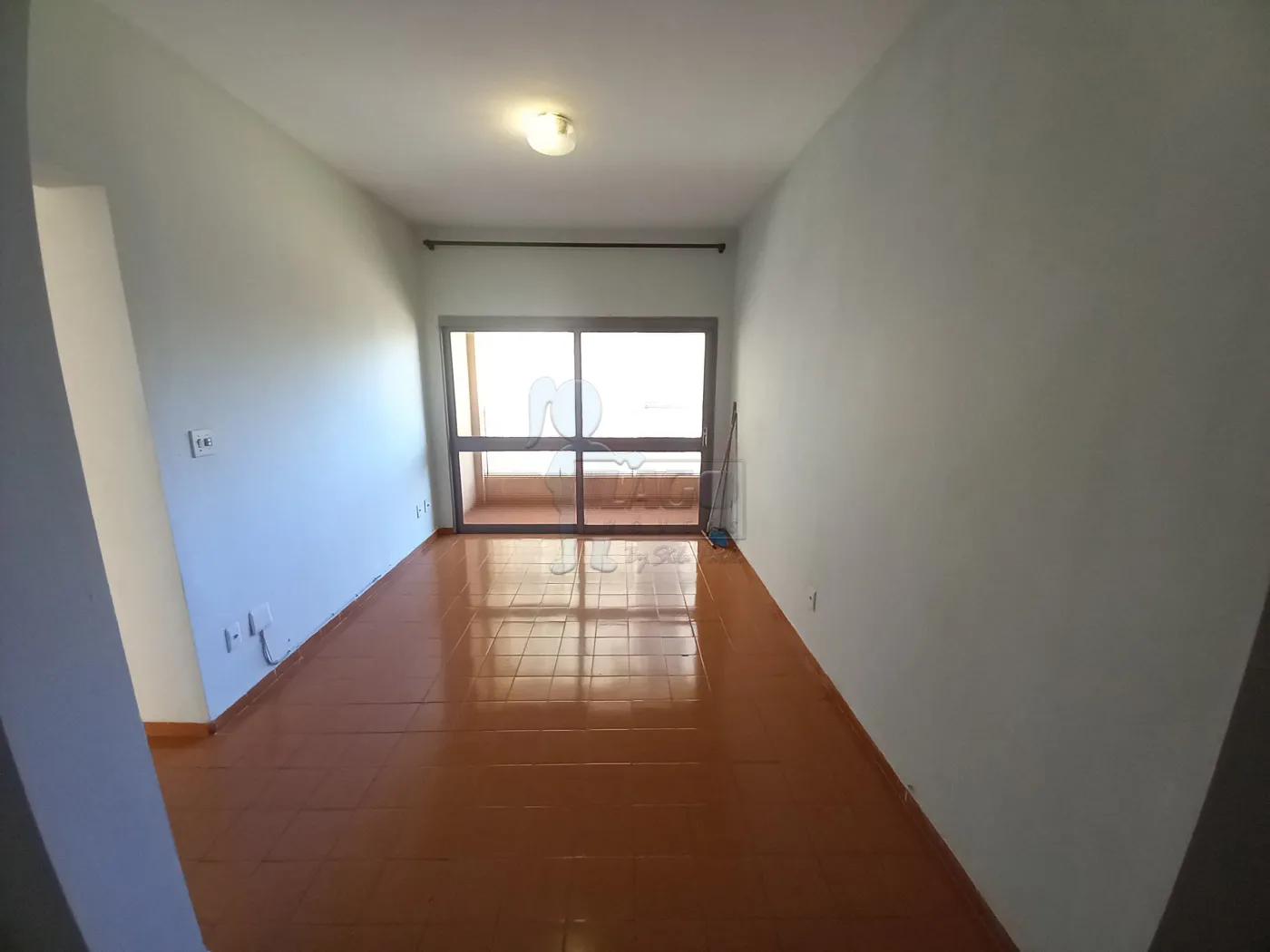 Alugar Apartamento / Padrão em Ribeirão Preto R$ 600,00 - Foto 1