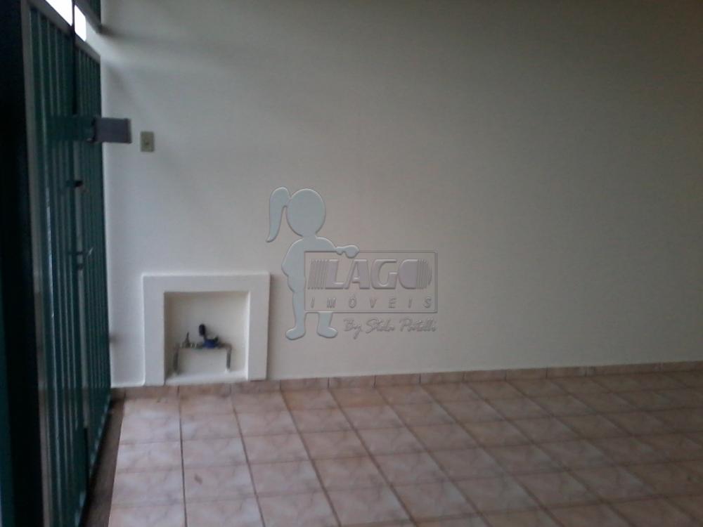 Alugar Casa / Padrão em Ribeirão Preto R$ 900,00 - Foto 1