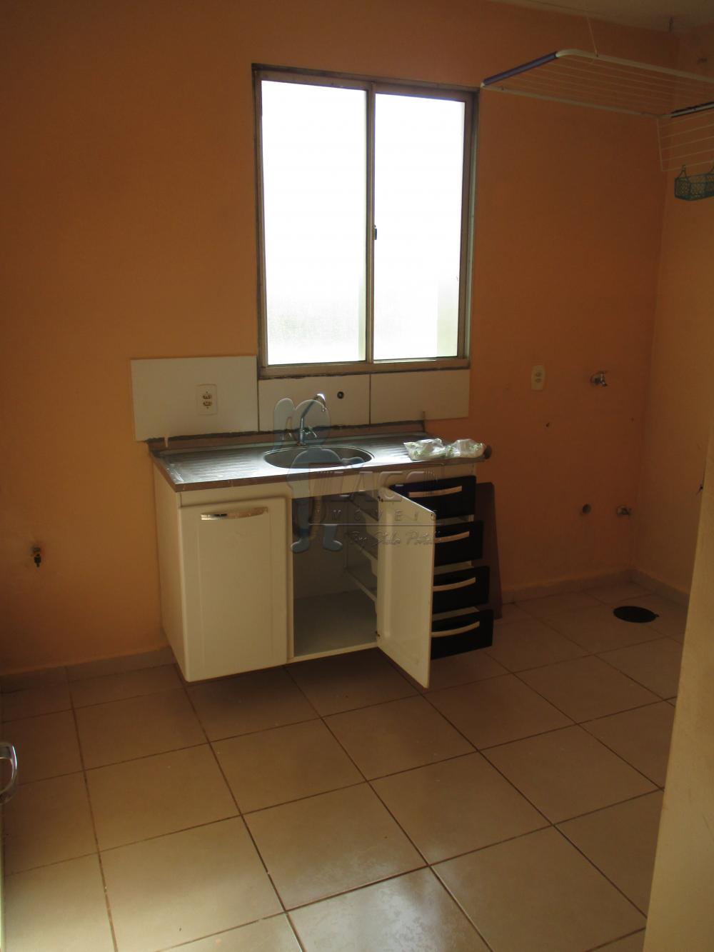 Alugar Apartamento / Padrão em Ribeirão Preto R$ 680,00 - Foto 2