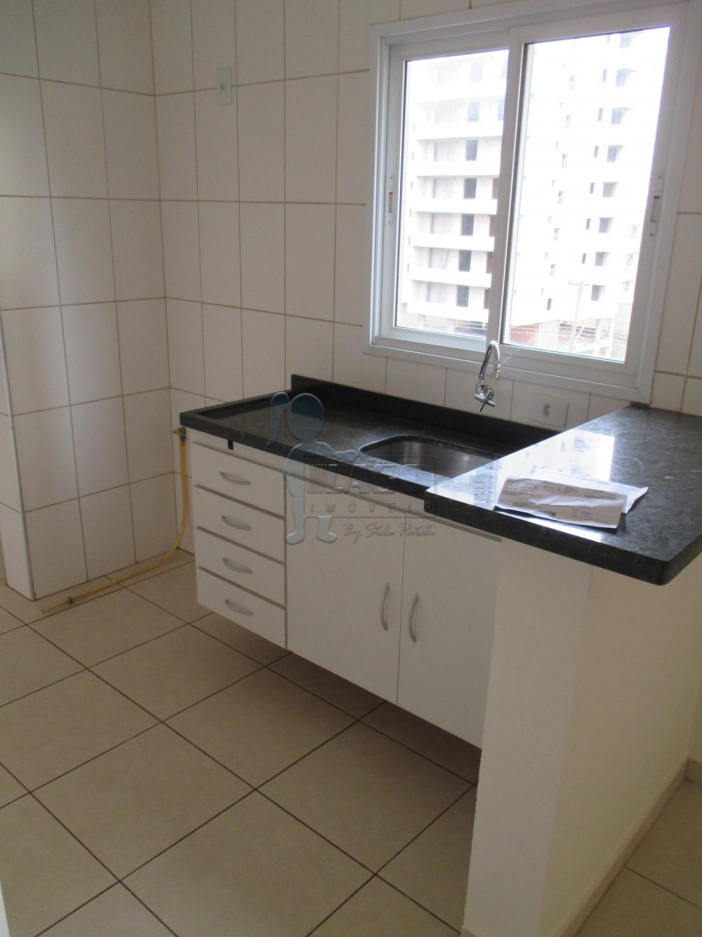 Alugar Apartamento / Padrão em Ribeirão Preto R$ 750,00 - Foto 2