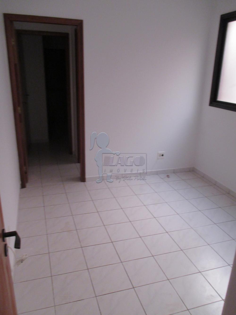 Alugar Apartamento / Padrão em Ribeirão Preto R$ 850,00 - Foto 1