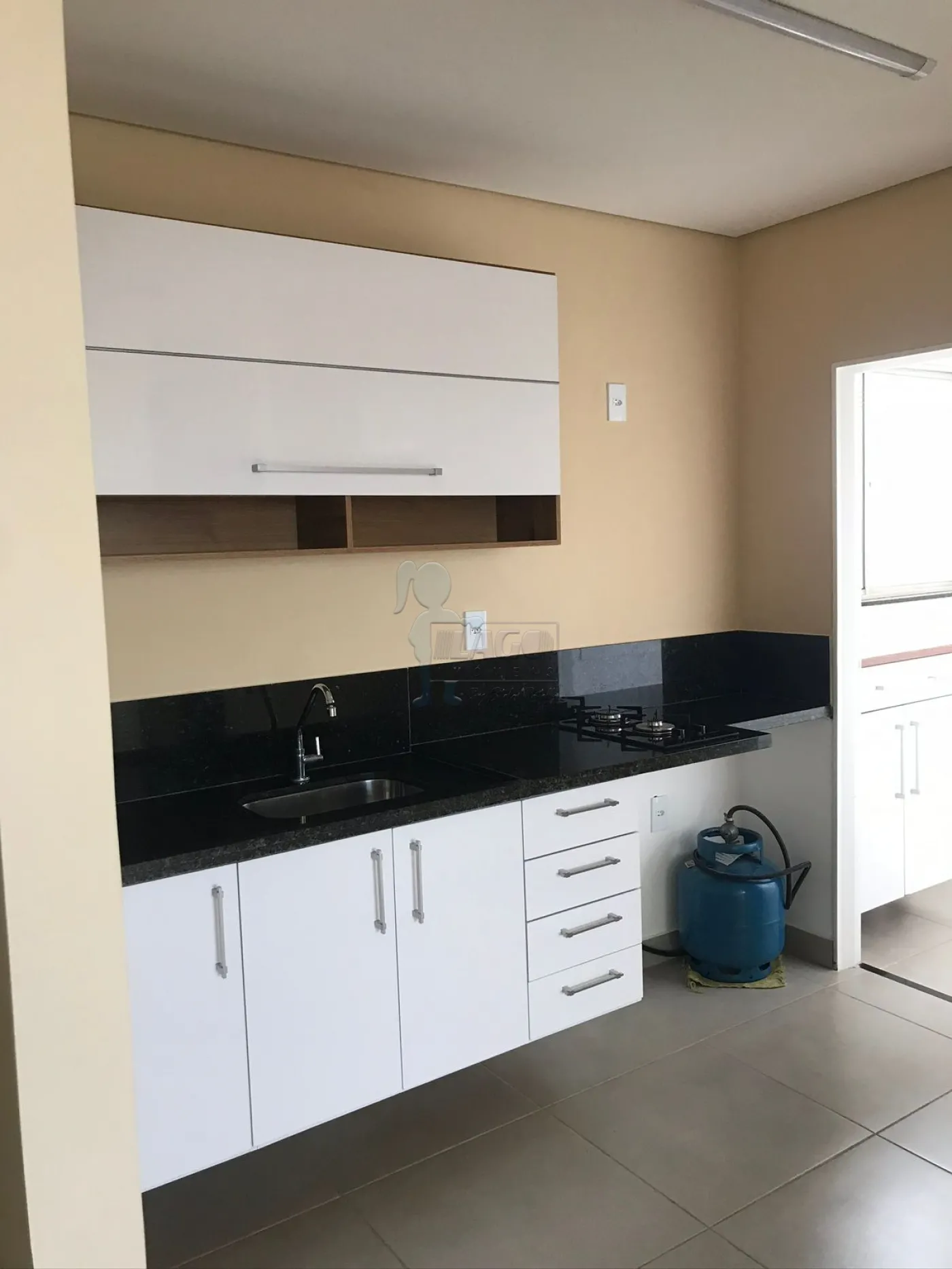 Alugar Apartamento / Padrão em Ribeirão Preto R$ 800,00 - Foto 1