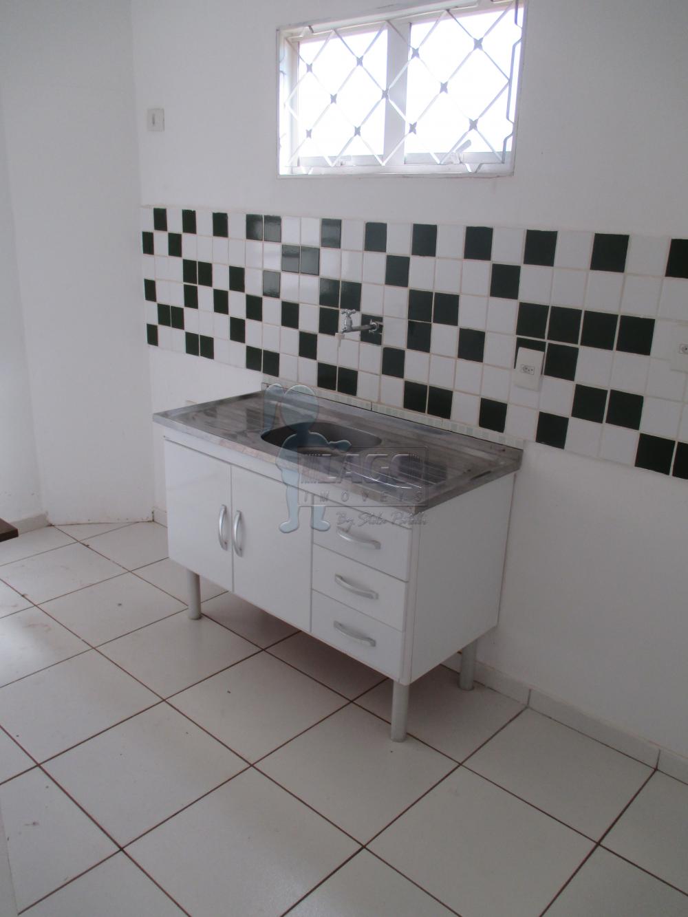 Alugar Casa / Padrão em Ribeirão Preto R$ 800,00 - Foto 12