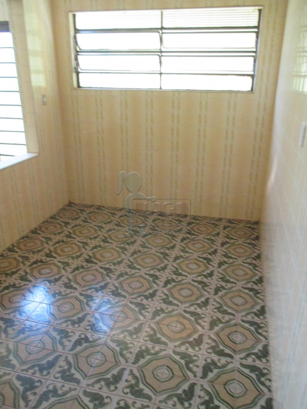 Alugar Casa / Padrão em Ribeirão Preto R$ 900,00 - Foto 3