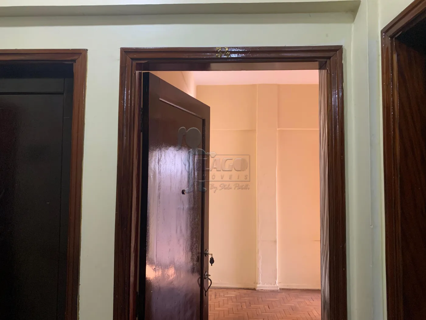 Alugar Apartamento / Padrão em Ribeirão Preto R$ 1.100,00 - Foto 1