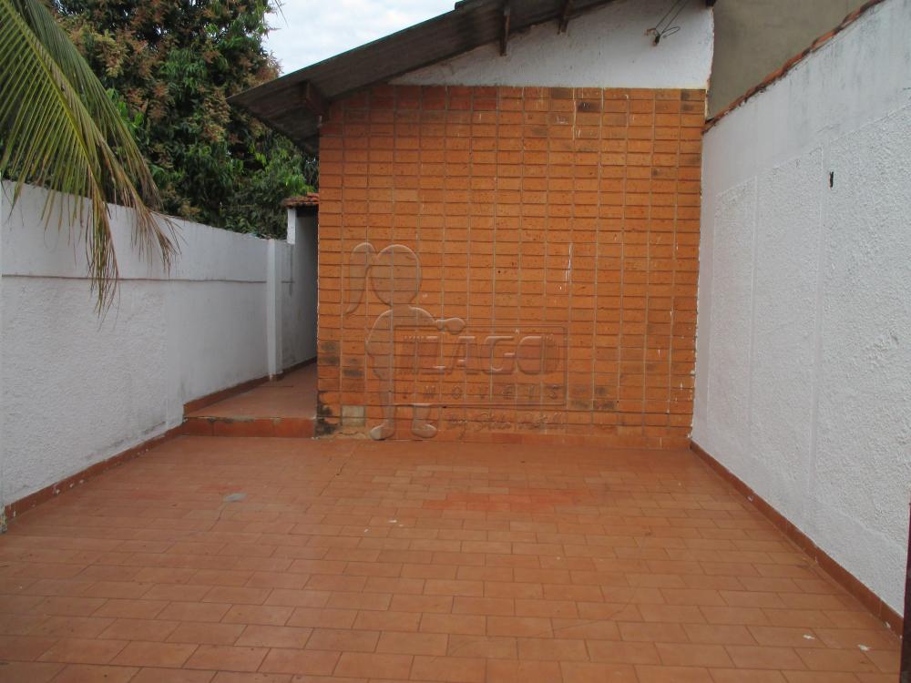 Alugar Casa / Padrão em Ribeirão Preto R$ 750,00 - Foto 1