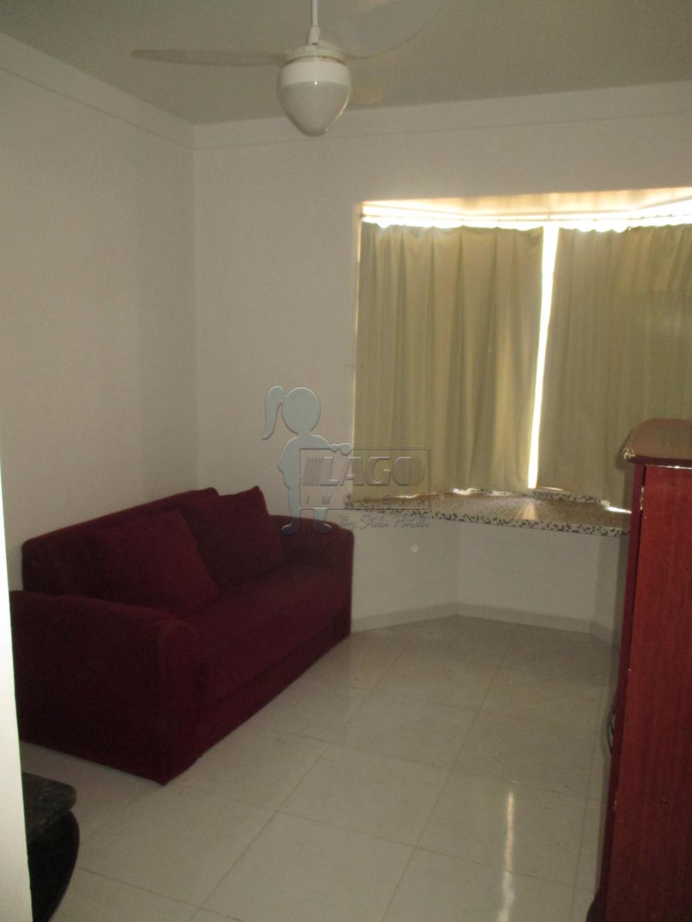 Alugar Apartamento / Padrão em Ribeirão Preto R$ 750,00 - Foto 1