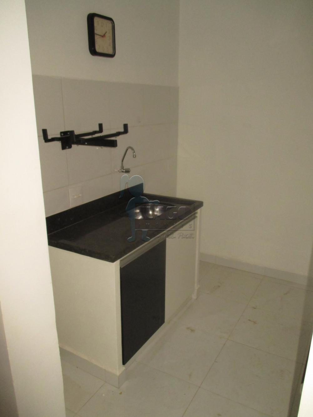 Alugar Apartamento / Padrão em Ribeirão Preto R$ 750,00 - Foto 2