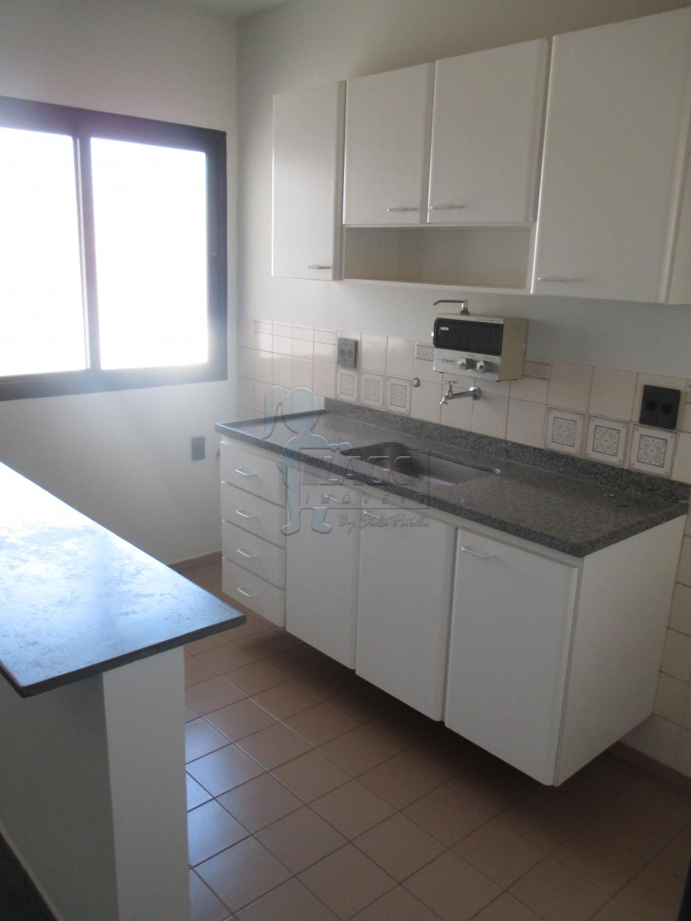 Alugar Apartamento / Padrão em Ribeirão Preto R$ 800,00 - Foto 2