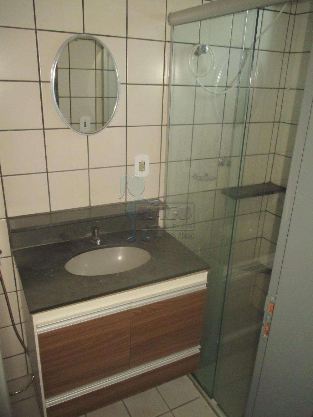 Alugar Apartamento / Padrão em Ribeirão Preto R$ 750,00 - Foto 1