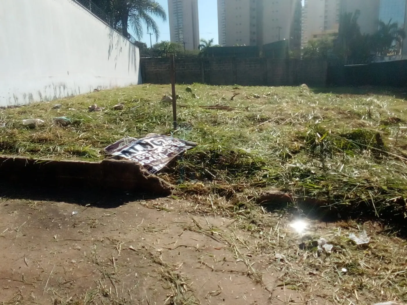 Alugar Terreno / Padrão em Ribeirão Preto R$ 2.500,00 - Foto 1