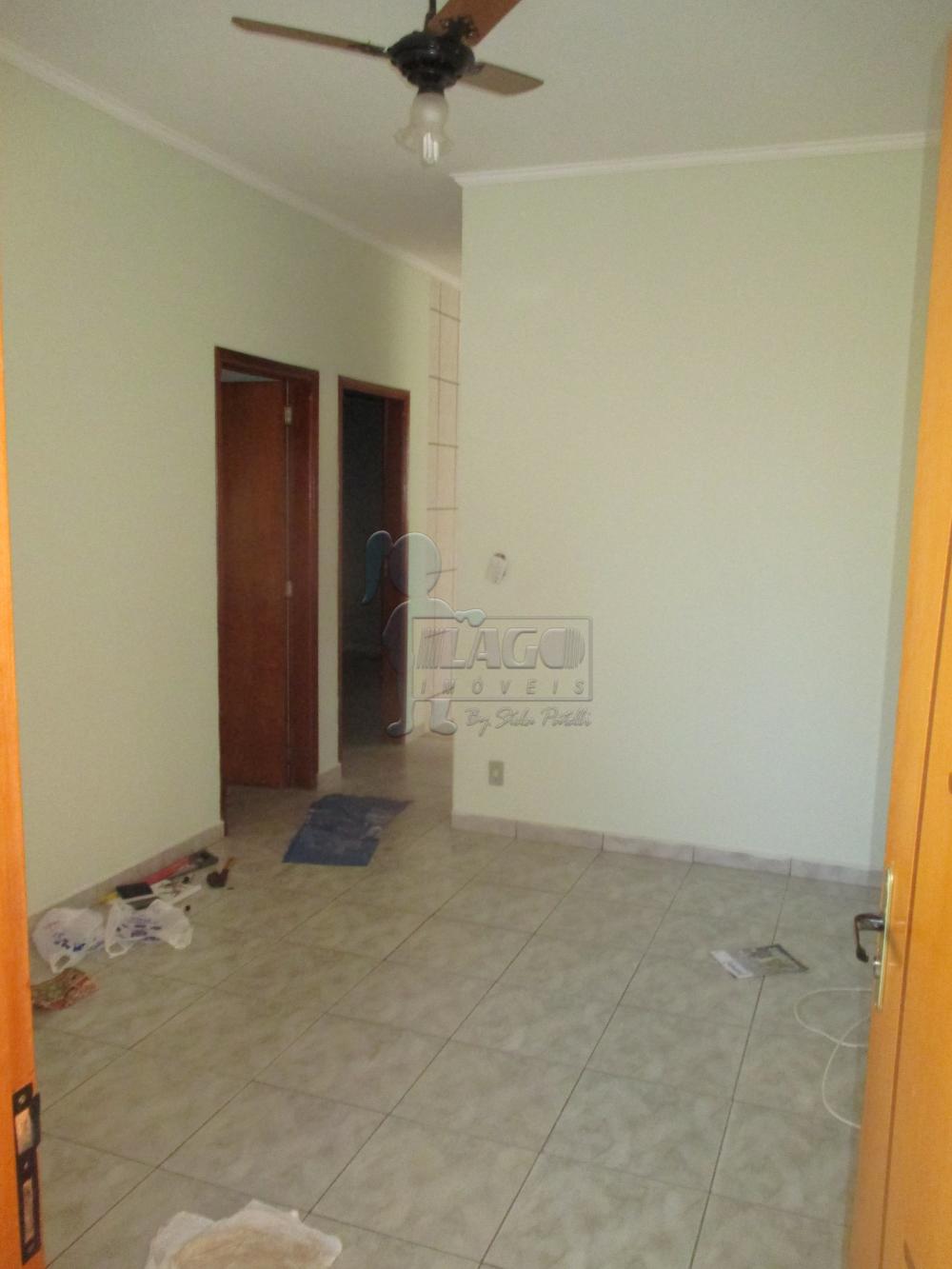 Alugar Casa / Padrão em Ribeirão Preto R$ 900,00 - Foto 3