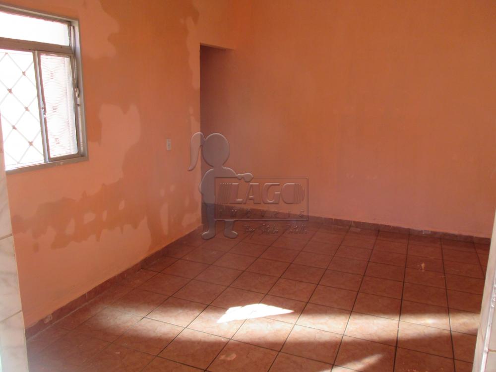 Alugar Casa / Padrão em Ribeirão Preto R$ 800,00 - Foto 4