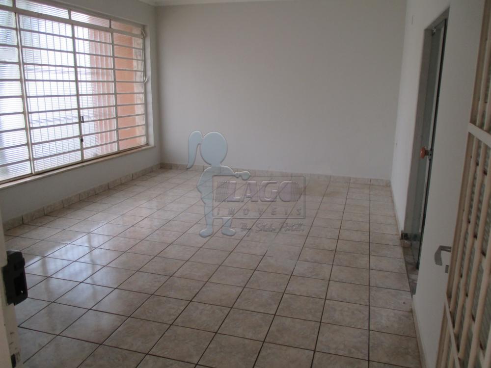 Alugar Casa / Padrão em Ribeirão Preto R$ 1.950,00 - Foto 1