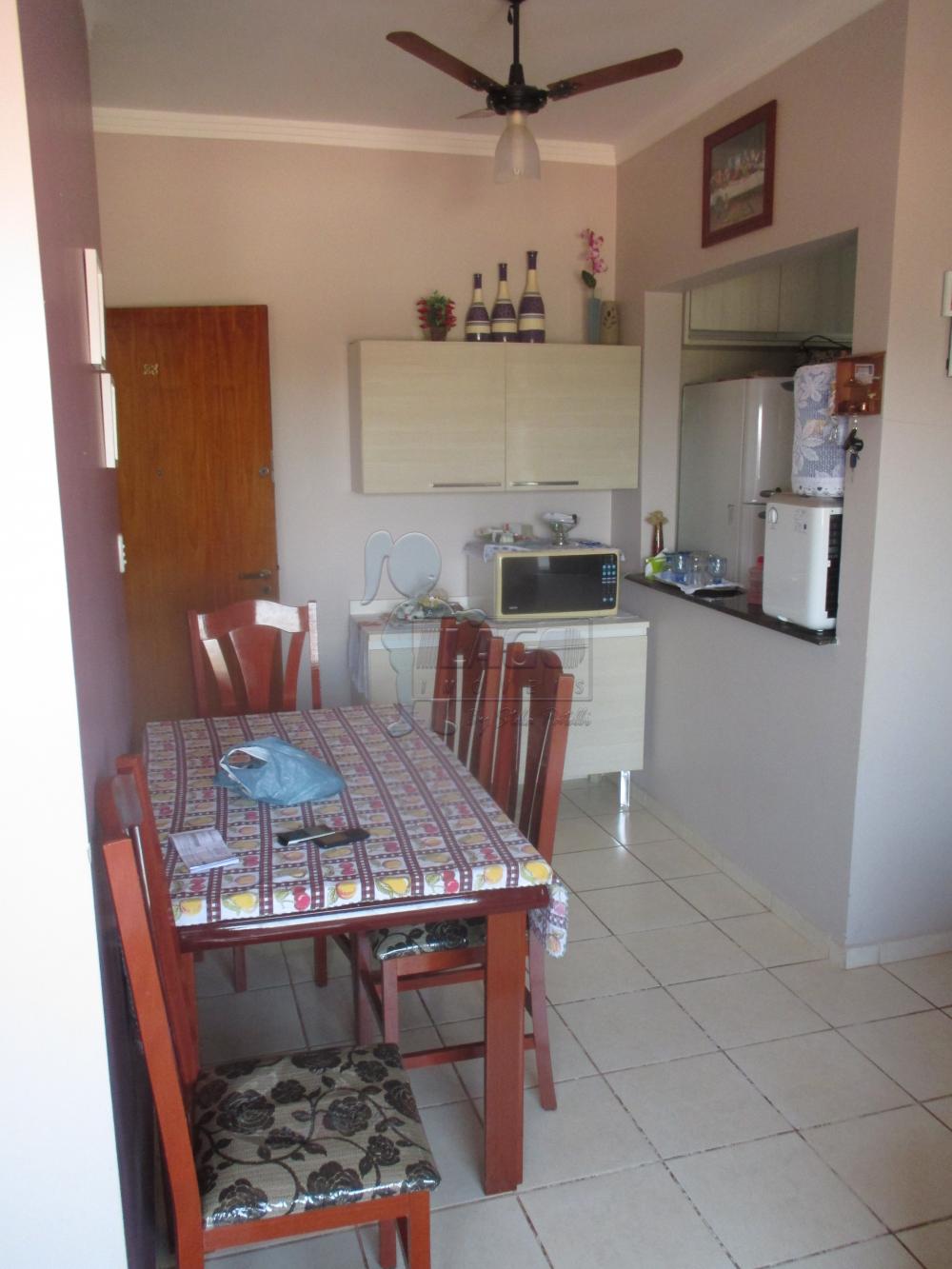 Alugar Apartamento / Padrão em Ribeirão Preto R$ 850,00 - Foto 1