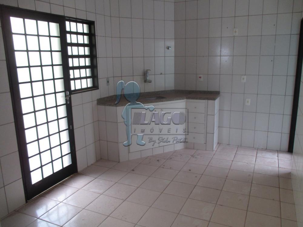 Alugar Apartamento / Padrão em Ribeirão Preto R$ 850,00 - Foto 2