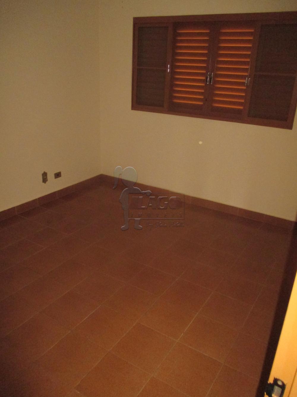 Alugar Casas / Padrão em Ribeirão Preto R$ 700,00 - Foto 4