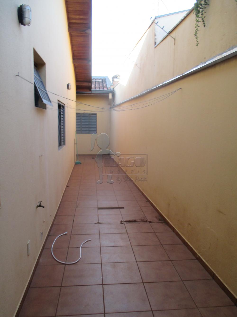 Alugar Casa / Padrão em Ribeirão Preto R$ 1.800,00 - Foto 4