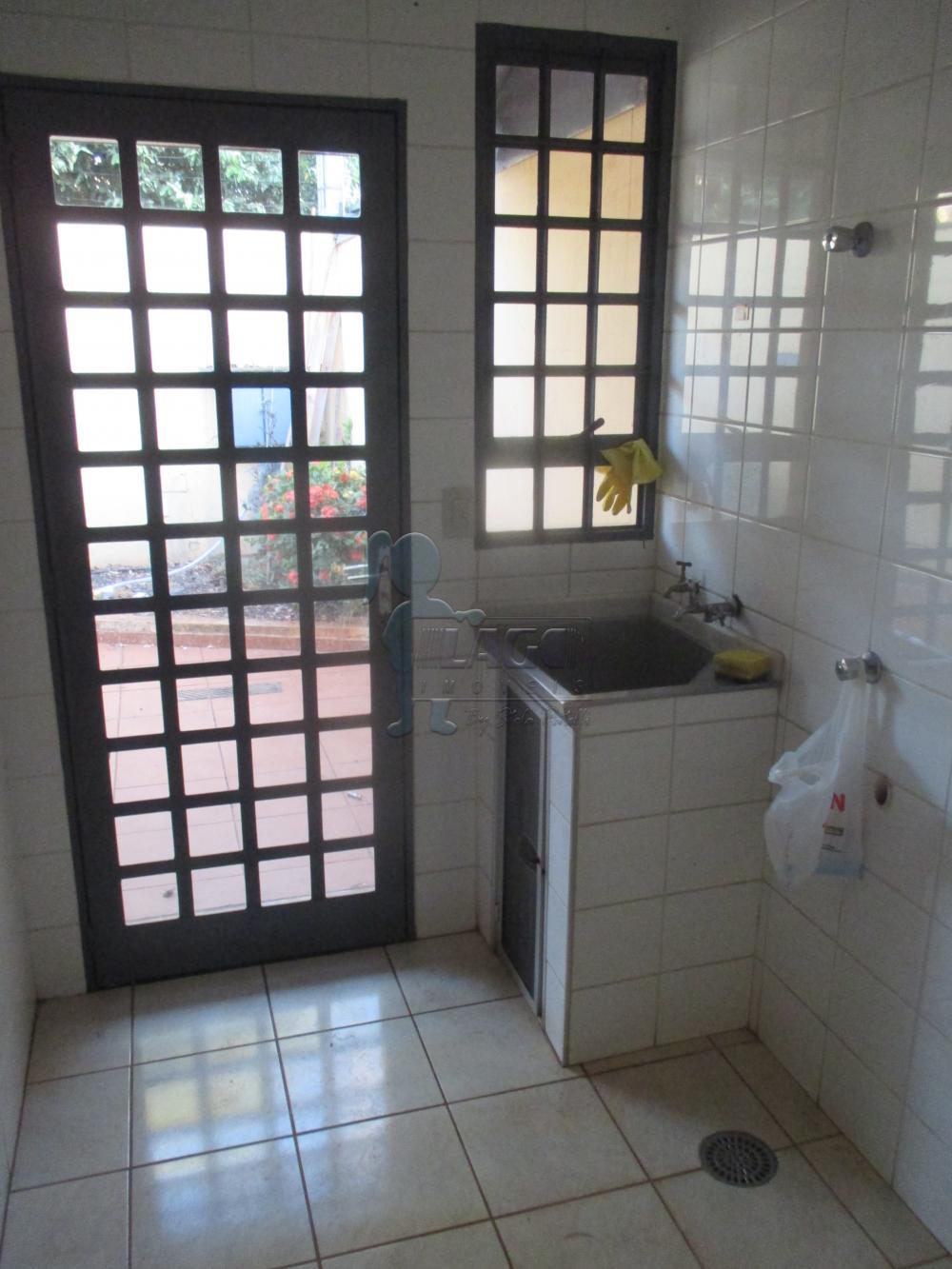 Alugar Casa / Padrão em Ribeirão Preto R$ 1.800,00 - Foto 6