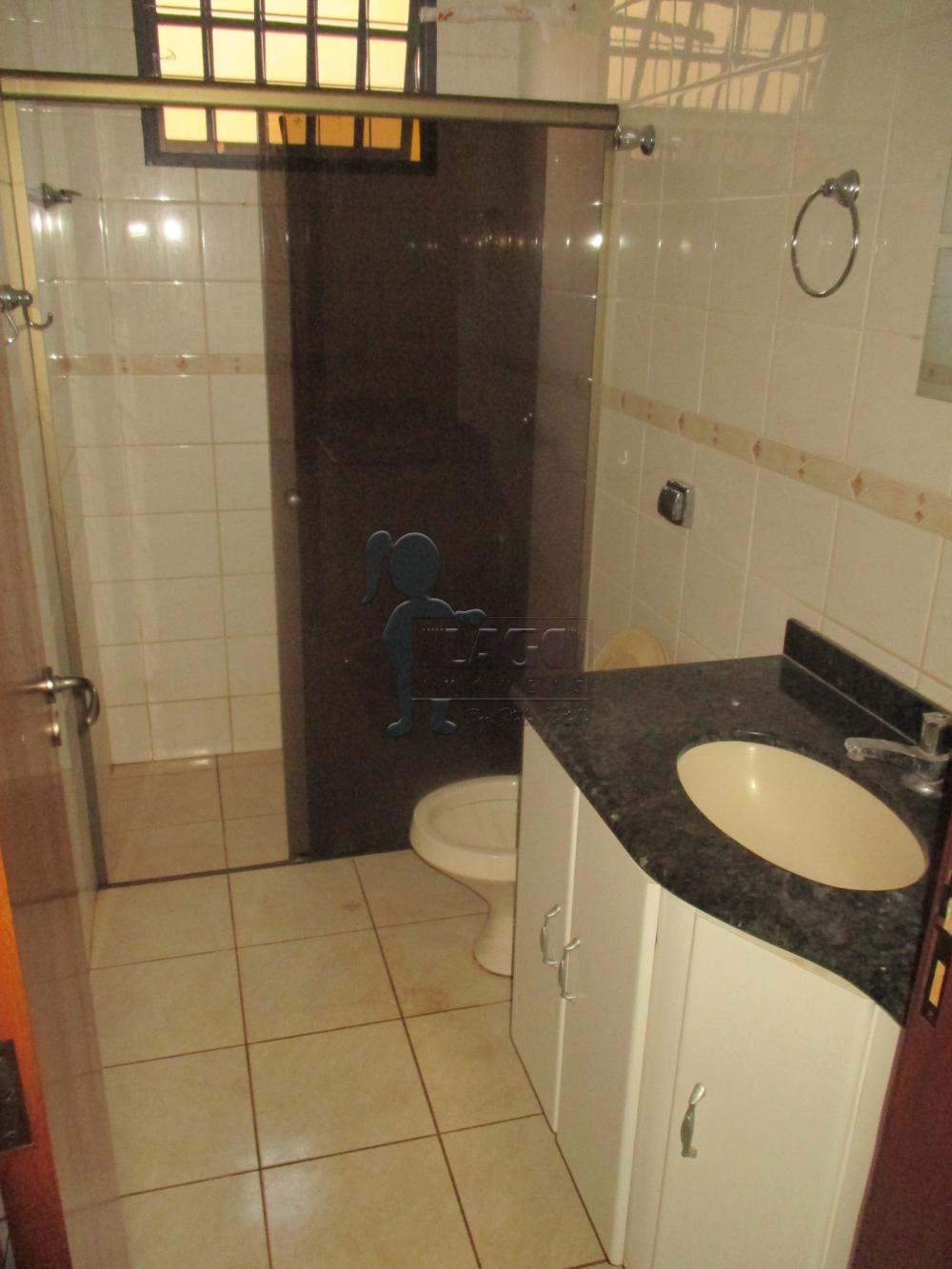 Alugar Casa / Padrão em Ribeirão Preto R$ 1.800,00 - Foto 11