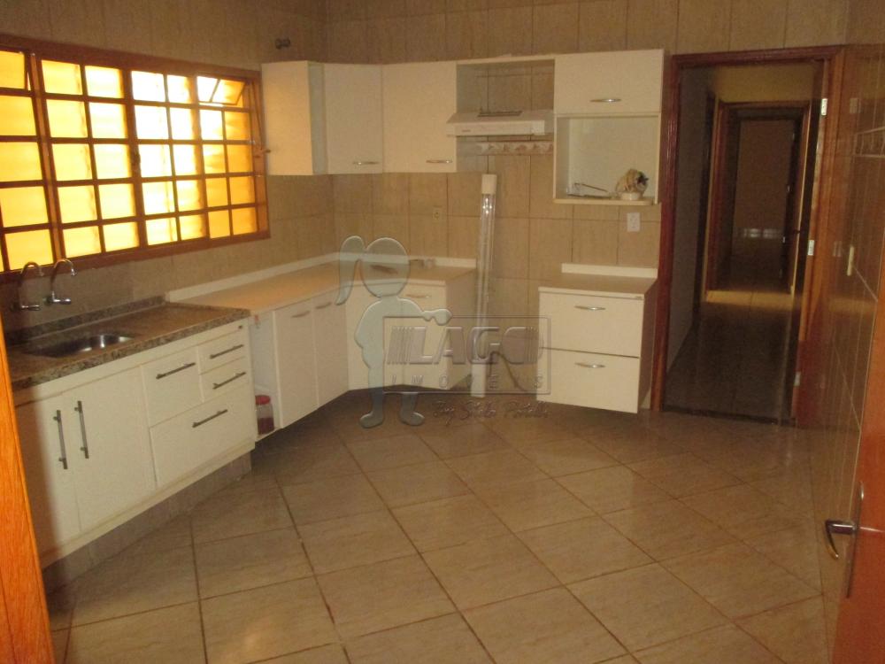 Alugar Casa / Padrão em Ribeirão Preto R$ 1.700,00 - Foto 4